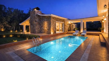Piscine extérieure