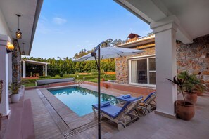 Outdoor pool - ELIVAAS The Aravalli Reserve Isley Villa (Faridabad)