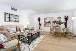 Apartment (3 Bedrooms) | Wohnbereich