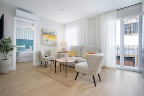 Apartment (2 Bedrooms) | Living area