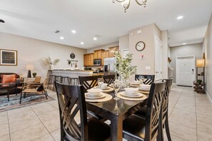 House (4 Bedrooms) | Property amenity - 8957 California Palm Rd (Kissimmee)
