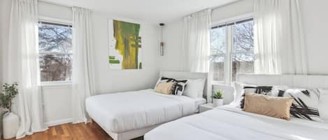 In-room safe, iron/ironing board, travel crib, free WiFi