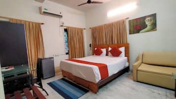 Deluxe Double Room, Balcony, Park View