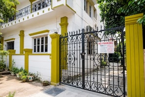 Property entrance - Next Generation Guest House (Bidhannagar)
