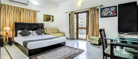 Deluxe Double Room, Balcony, Park View
