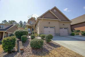 Exterior - The Pines Retreat at Cypress Creek - 3 bedroom townhome with Community Pool (Southern Pines)