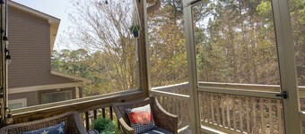 The Pines Retreat at Cypress Creek - 3 bedroom townhome with Community Pool