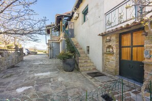 Family Apartment, Multiple Bedrooms (Apartment Lea Puče) | Property grounds - Apartment Lea Puce (Koper)