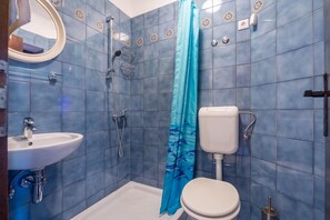 Unclassified image, 4 of 19, button - Rural Apt Lea for 2 /w Terrace (Koper)