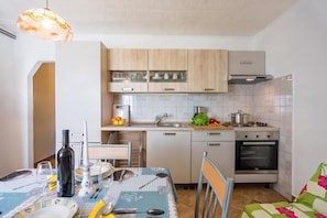 Unclassified image, 5 of 19, button - Rural Apt Lea for 2 /w Terrace (Koper)