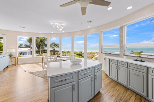 180 Degree Ocean Views Direct Access to Holmes Beach