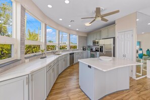 Apartment | 2 bedrooms, Internet - 180 Degree Ocean Views Direct Access to Holmes Beach (Holmes Beach)