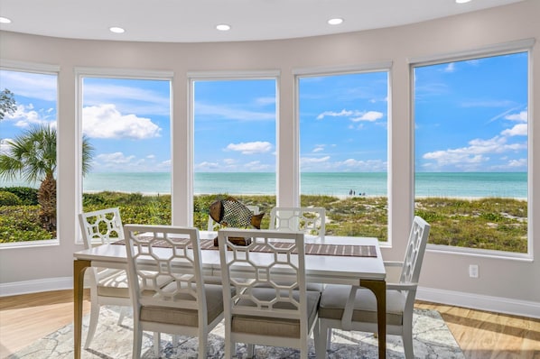 Apartment | 2 bedrooms, Internet - 180 Degree Ocean Views Direct Access to Holmes Beach (Holmes Beach)