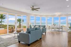 House | 2 bedrooms, Internet - 180 Degree Ocean Views Direct Access to Holmes Beach (Holmes Beach)