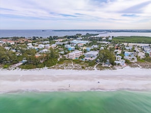 House | 2 bedrooms, Internet - 180 Degree Ocean Views Direct Access to Holmes Beach (Holmes Beach)