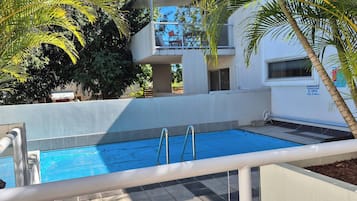 Apartment, 2 Bedrooms, Terrace, Garden View | Property grounds