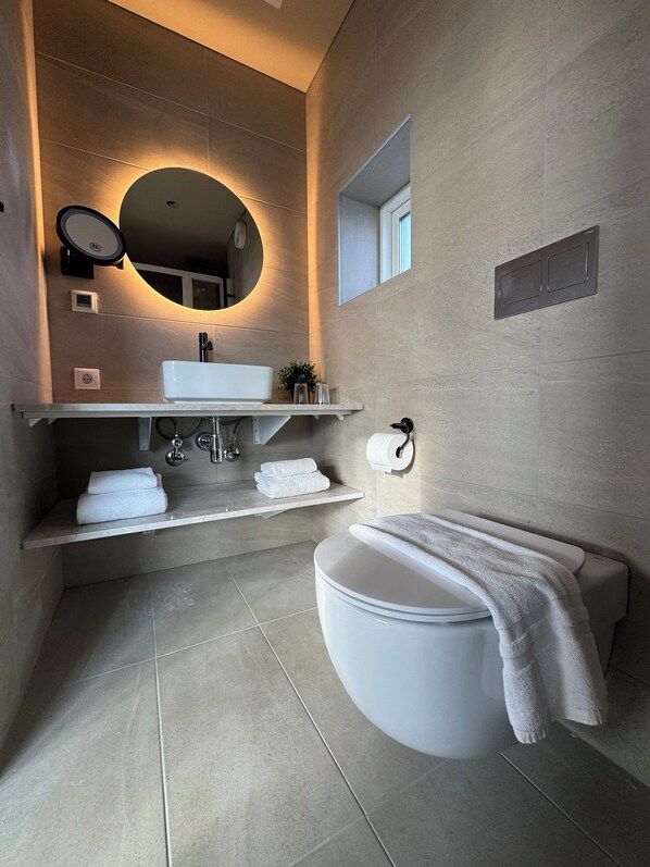Double Room, Balcony, Mountain View | Bathroom - Skaftafell Lodges by Adventure Hotels (Skaftafell)