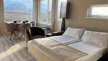 Double or Twin Room, Balcony, Mountain View