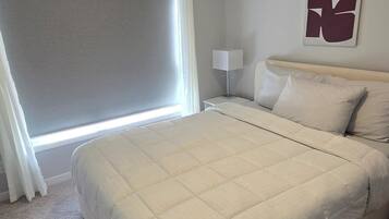 4 slaapkamers, een bureau, een strijkplank/strijkijzer, gratis wifi