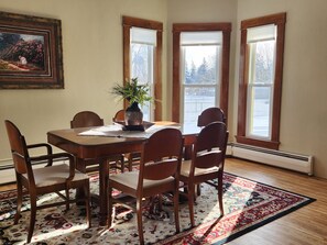 Dining - Historic 1898 4BR Home - 3 King + 1 Queen - Wooded Backyard Retreat (Iowa Falls)