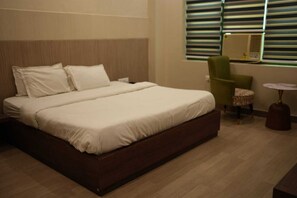 Deluxe Room | Desk, free WiFi - Hotel Aman Paradise (Kanpur)