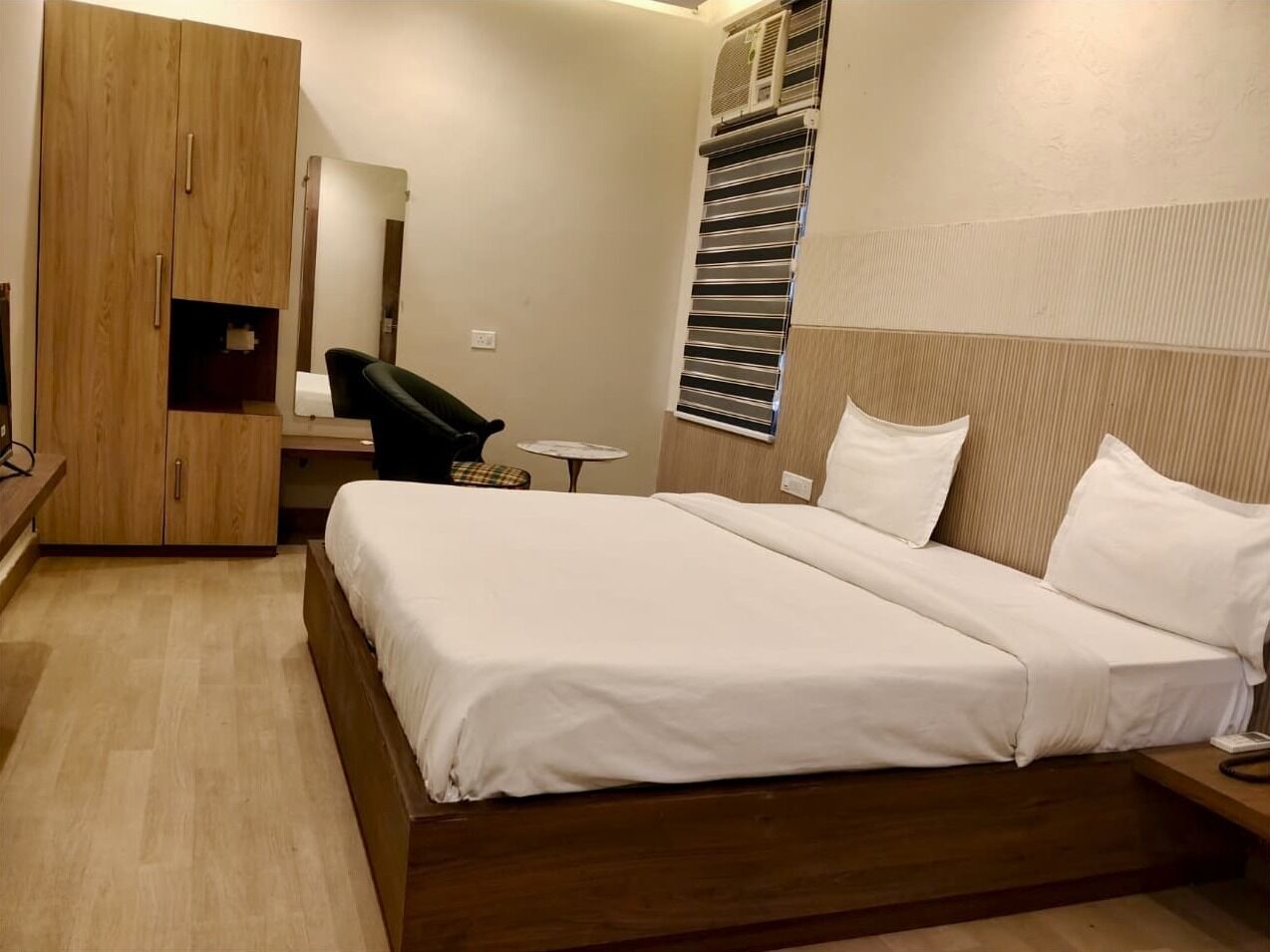 Deluxe Room | Desk, free WiFi