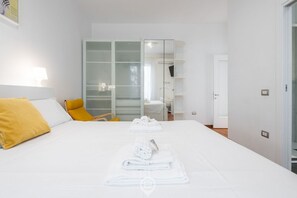 Iron/ironing board - Lumi Apartment – Space and comfort for your stay in Cagliari ✨🏡 (Cagliari)