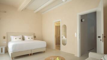 House, City View | In-room safe, desk, soundproofing, iron/ironing board