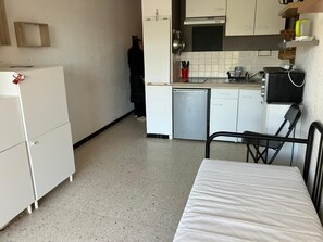 Private kitchen - Charming studio for rent (Mauguio)