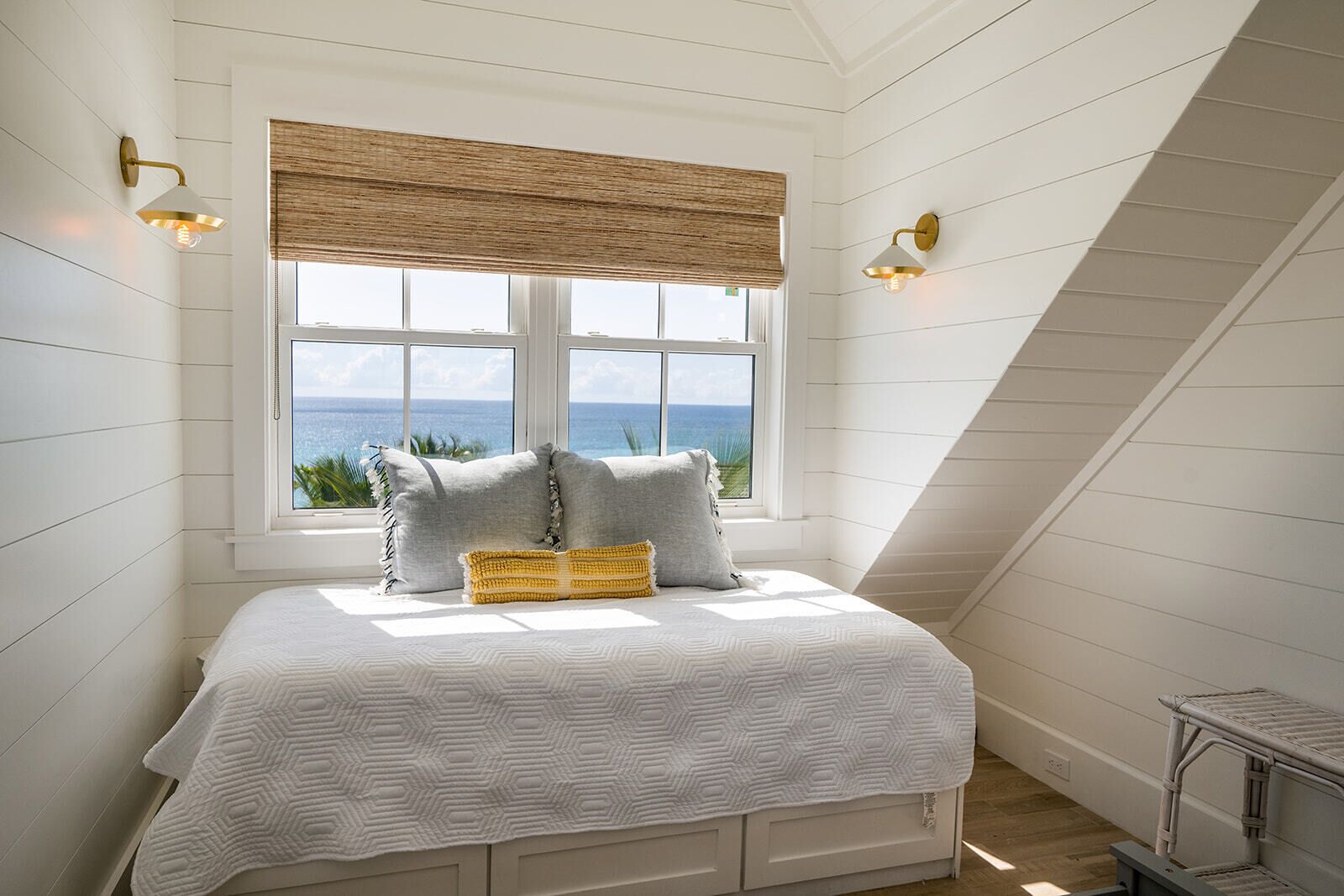 Iron/ironing board, travel crib, WiFi, bed sheets