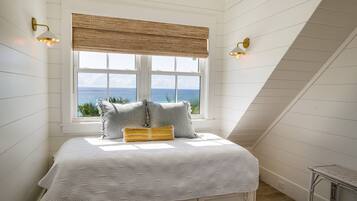 Iron/ironing board, travel crib, WiFi, bed sheets