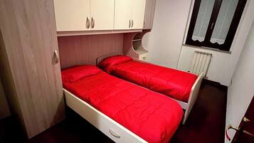 2 bedrooms, WiFi, bed sheets