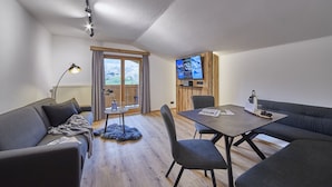 Leilighet – deluxe, fjellutsikt | Oppholdsområde