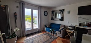 Living area - Rentals for 2 to 4 people in Périgord Pourpre (Prigonrieux)