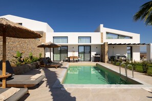 Outdoor pool - Rocky Villa – 2 Bedroom Private Pool, Garden & Nature Views | Halkidiki Retreat (68MG+CQ4 Moudania, Greece)