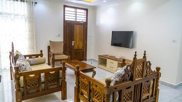 Villa, 3 Bedrooms, Accessible, Smoking | Living room