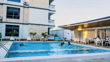 Villa, 3 chambres, accessible aux personnes à mobilité réduite, fumeur | Piscine