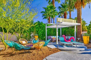 Property grounds - Palm Springs Poolside Retro Private Home (Palm Springs)