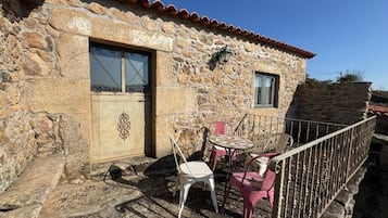 Classic Cottage, Mountain View | Outdoor dining