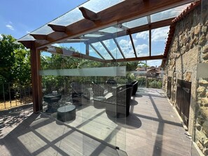 Classic Cottage, Mountain View | Terrace/patio