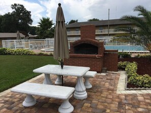 Khu ẩm thực ngoài trời