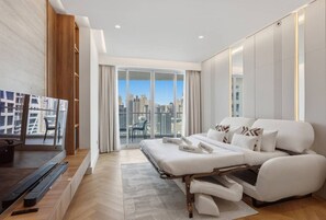 Desk, iron/ironing board, travel cot, WiFi - Fully upgraded 1 Bedroom in JLT (Dubai)
