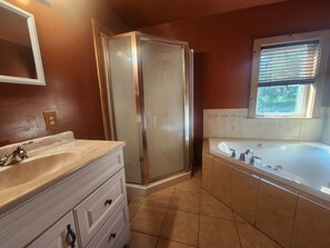 Towels, toilet paper - Riverfront! Beautiful Views! Hot Tub, Large Lot Close To Luray Caverns! (Luray)
