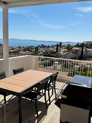 Outdoor dining - Les Terrasses de la Mer (Carqueiranne)