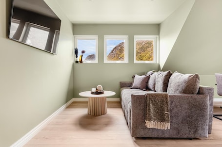 テレビ. Odda Living - 3BR - AG3