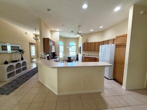 Private kitchen - Beautiful 3-bedroom house on private cul-de-sac with Golf Cart in The Villages (The Villages)
