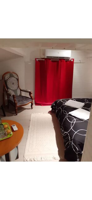 3 chambres, fer et planche à repasser, Wi-Fi, draps fournis