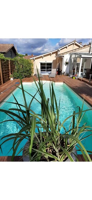 Pool - Small air-conditioned house with swimming pool (Eysines)