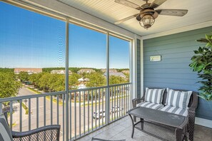 Property grounds - Beautifully Decorated 4-Bedroom, 3-Bathroom Pet Friendly Condo with Elevator Access:  Walk to all Freeman Stage, Pools, Fitness Center and More in the amenity-rich Bayside Resort and Golf Community. (Selbyville)