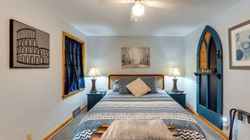 House (2 Bedrooms) | Interior